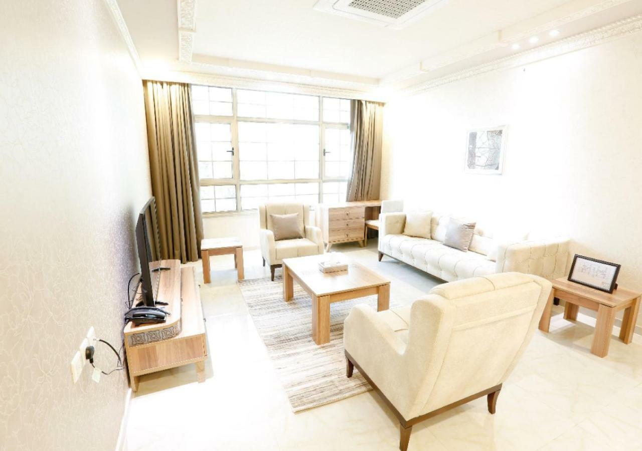 Four Seasons Suites Ta'if Extérieur photo